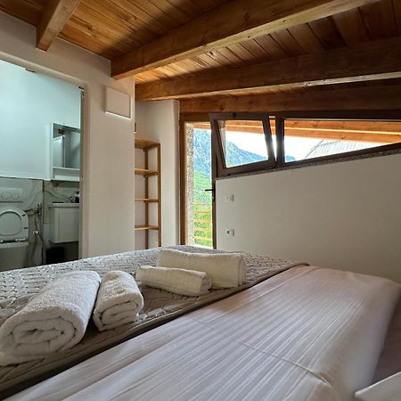 Bujtina Carku Hotel Тет Екстериор снимка