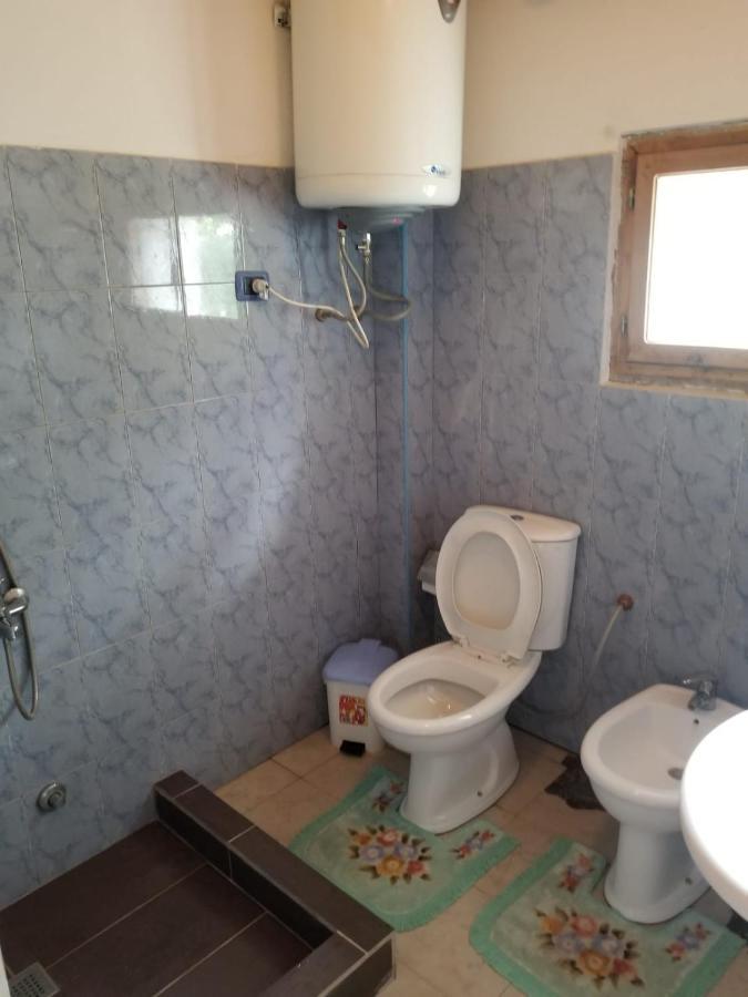 Bujtina Carku Hotel Тет Екстериор снимка