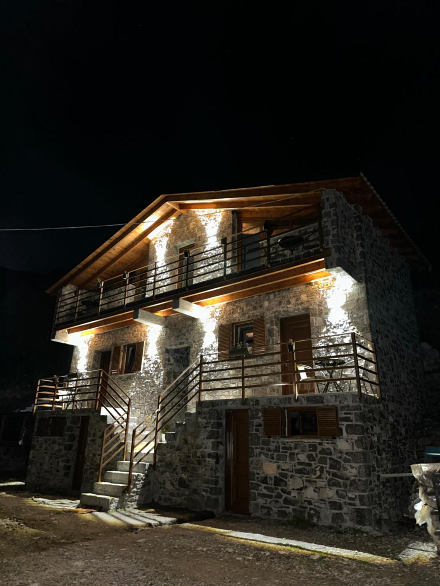 Bujtina Carku Hotel Тет Екстериор снимка
