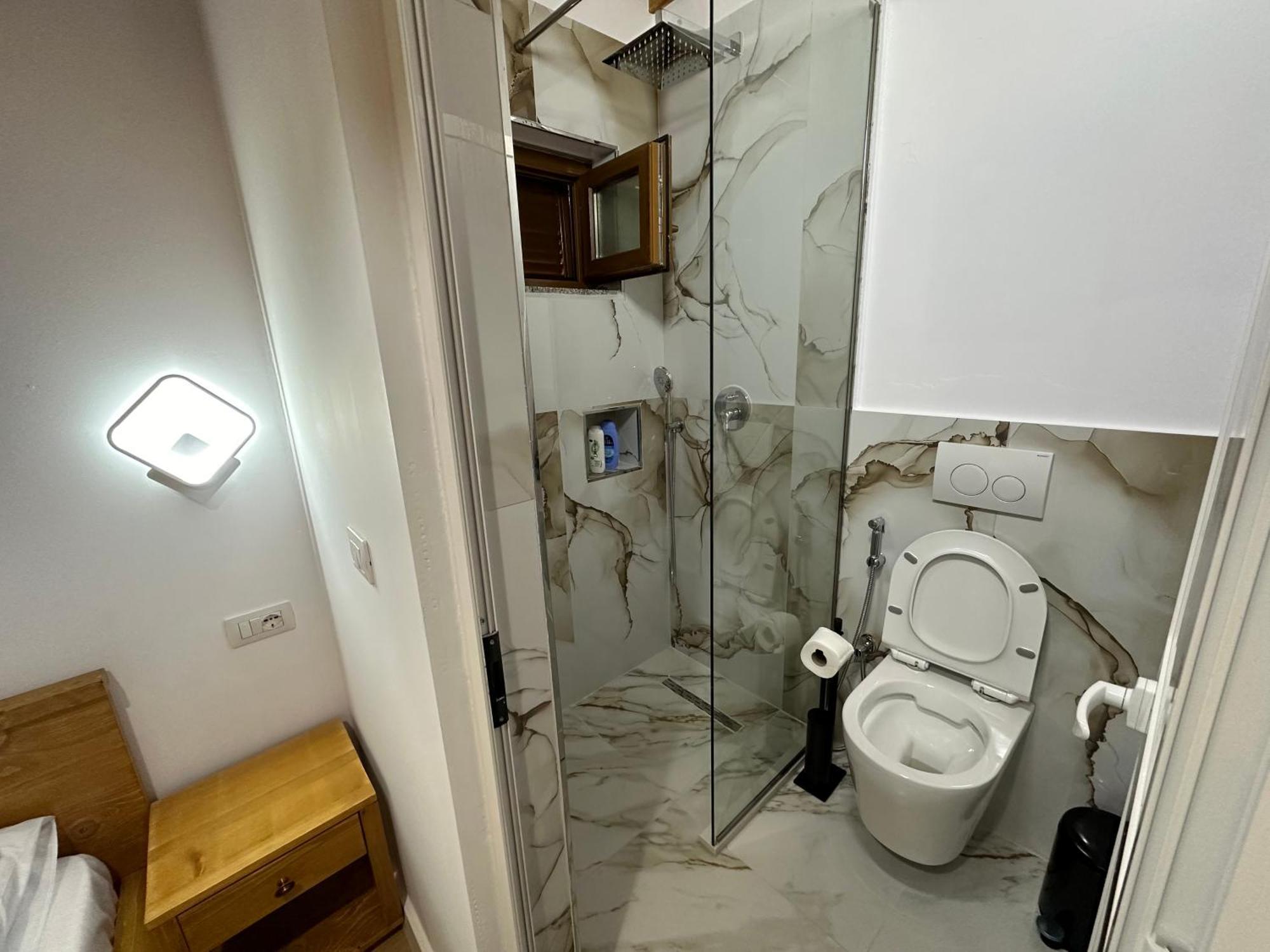 Bujtina Carku Hotel Тет Екстериор снимка